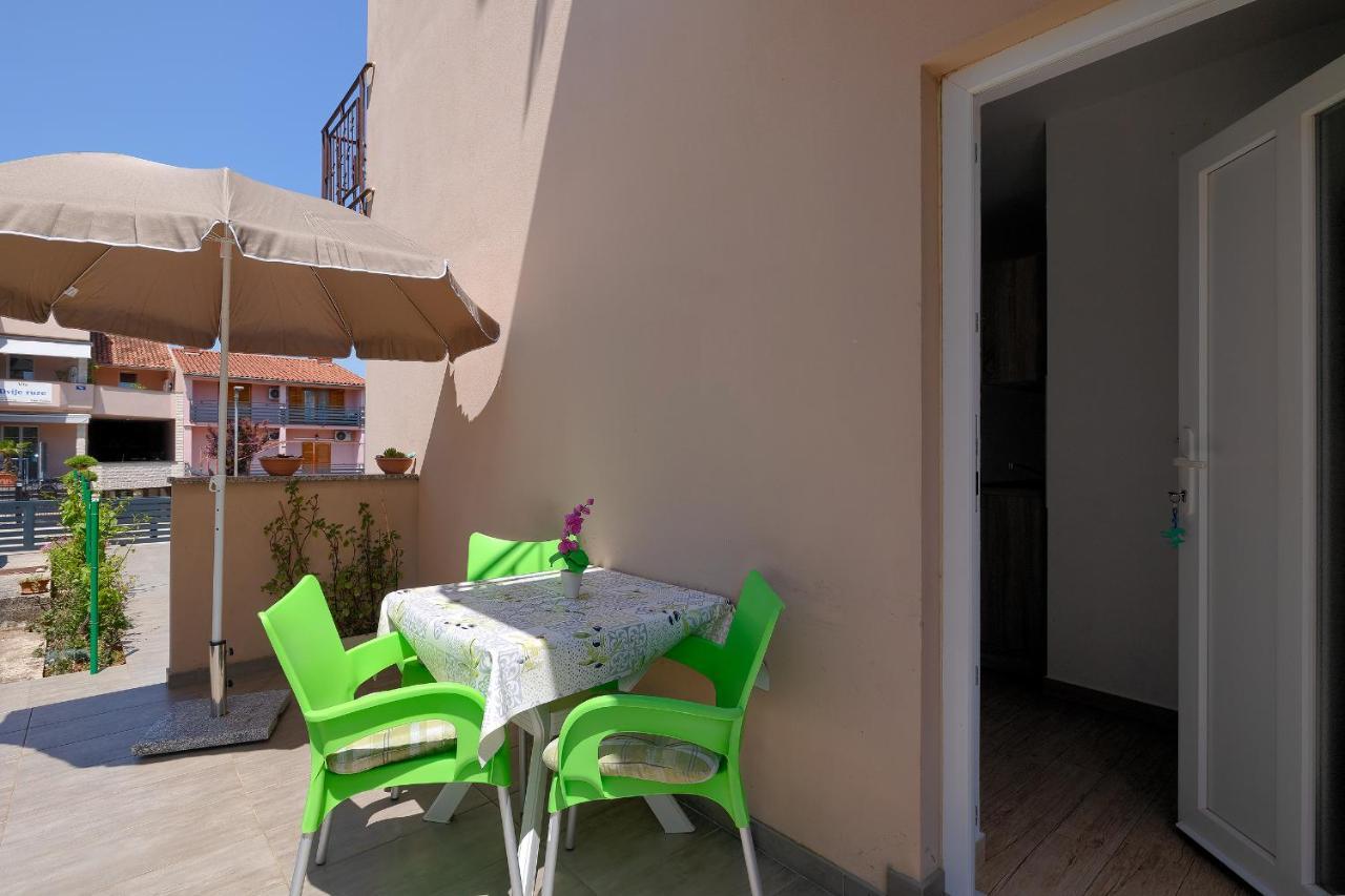 Apartman Mishel 2 Фажана Экстерьер фото